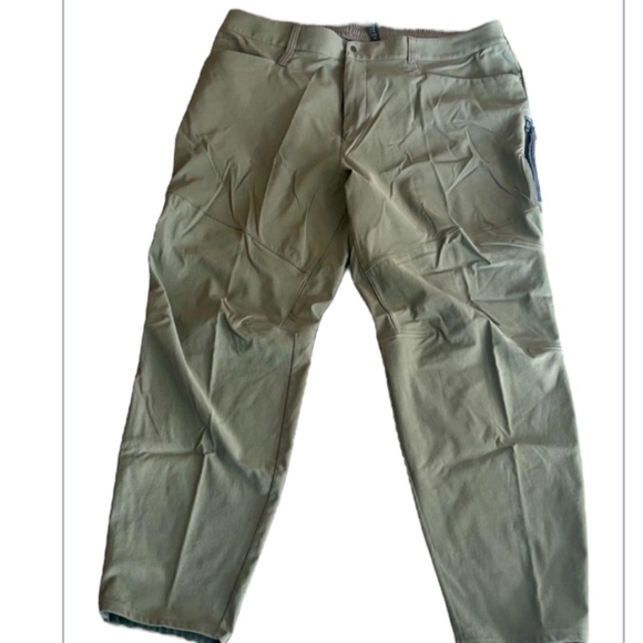 Lululemon Classic-Fit Hiking Pant 30" - Picture 2 of 3